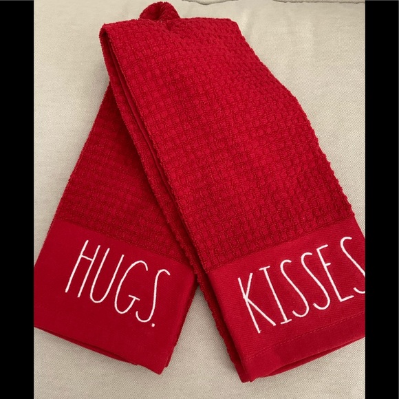 Rae Dunn HUGS/KISSES kitchen towels